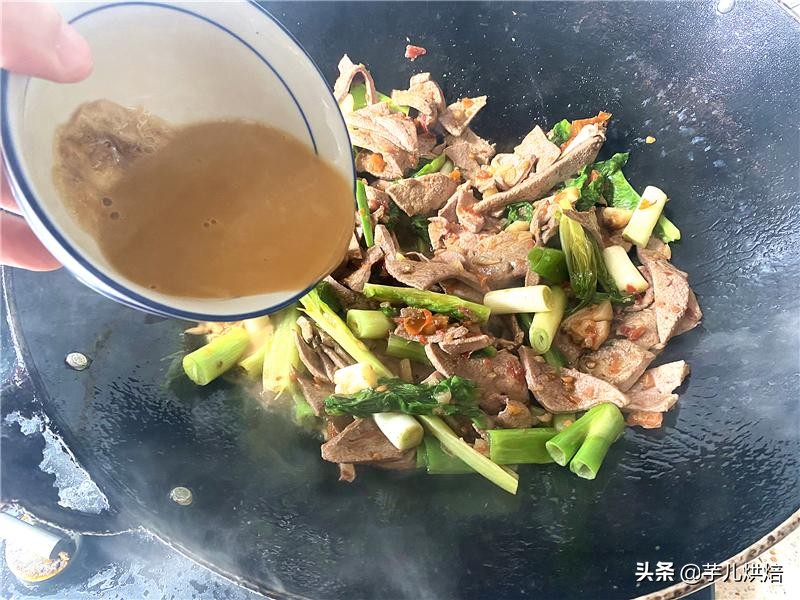 猪肝怎样炒才不腥又嫩,怎样炒猪肝才能炒得鲜嫩可口