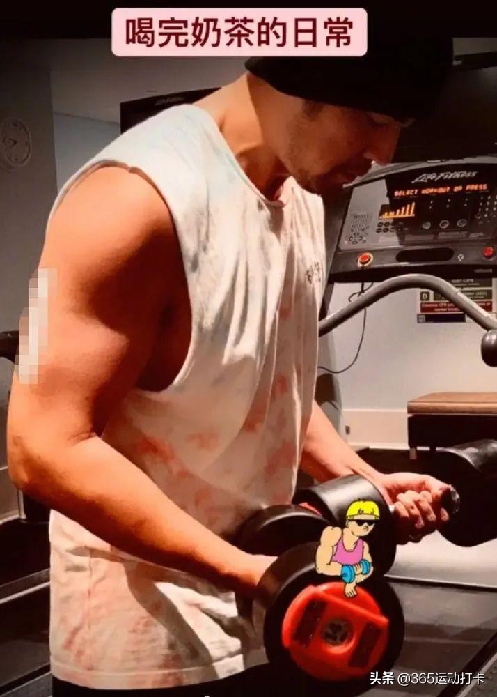 周杰伦喝奶茶变胖,周杰伦喝奶茶前后对比腹肌