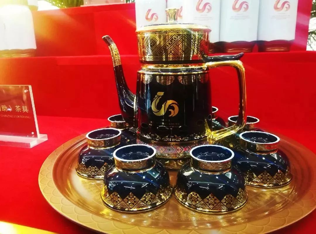 中央代表团赠送给广西的礼物,广西成立60周年赠送的礼品