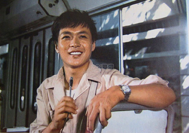 罕见老照片80年代男星,老电影老演员最美老照片