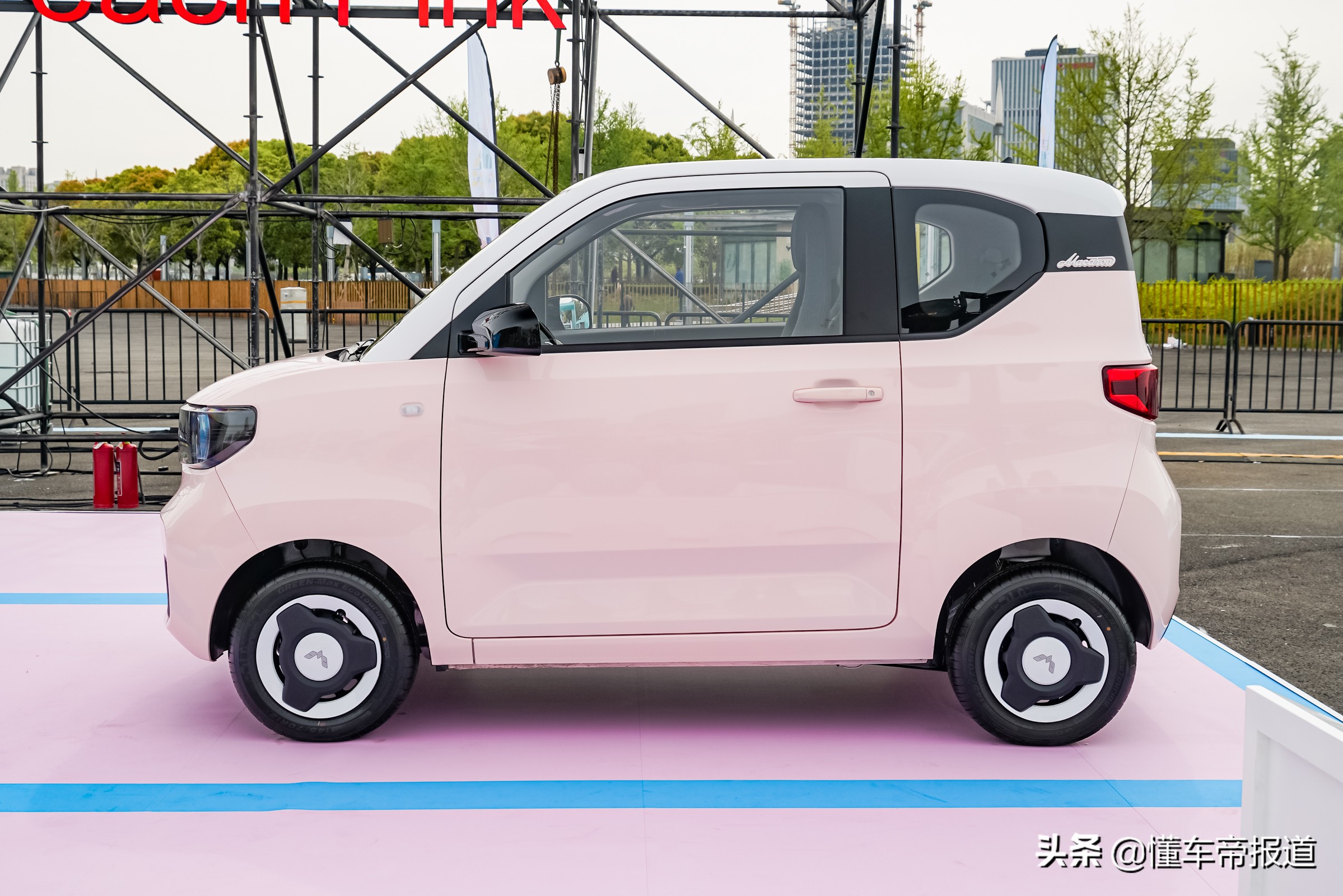 宏光miniev马卡龙充电功率是多少,定金全款宏光miniev马卡龙时尚款