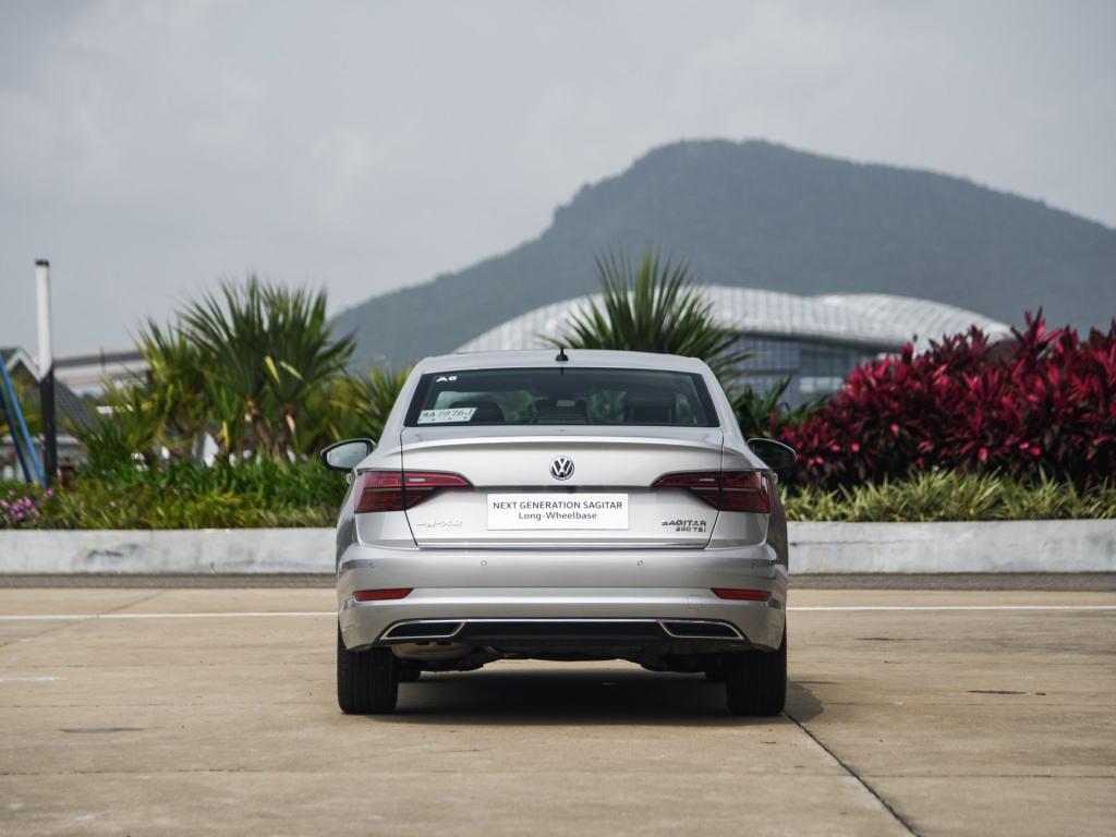 2013款速腾自动1.6自吸的油耗多少,2018款速腾1.6自动舒适怎么看油耗