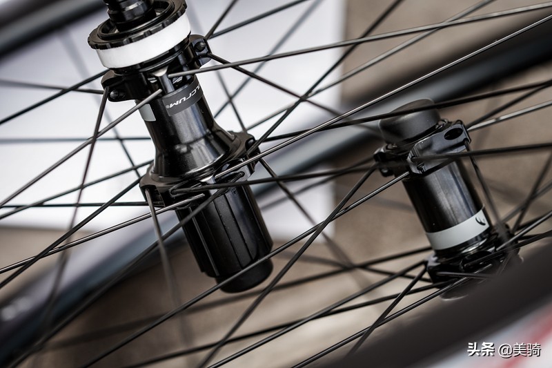 fulcrum碳刀和多特碳刀,碳刀轮组推荐蓝色