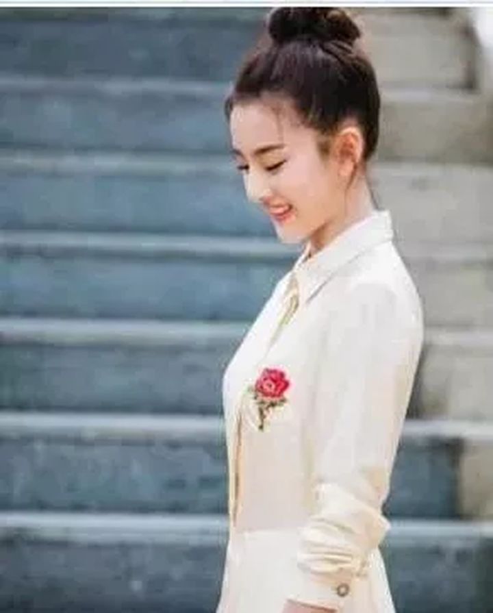 杨超越翻版宋祖儿？别开玩笑了