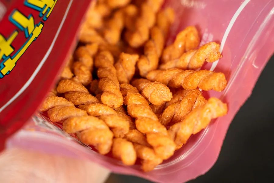 被薇娅直播间榨干零食预算后，写出了这篇测评报告（上）