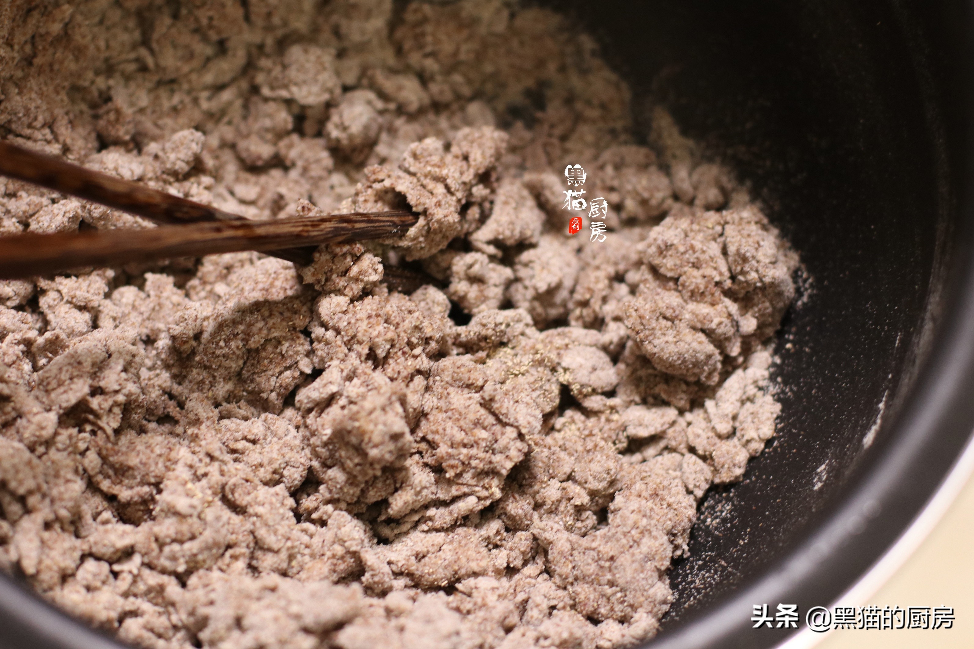 很多人不知道用它做成馒头，面香十足，碳水含量低，不用担心长胖