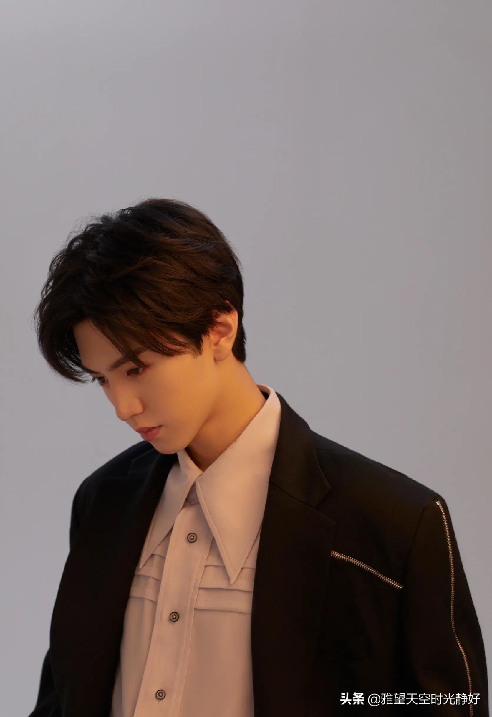 盘点国内男明星完美侧颜，谁才是你心中360度无死角完*男美**神呢？