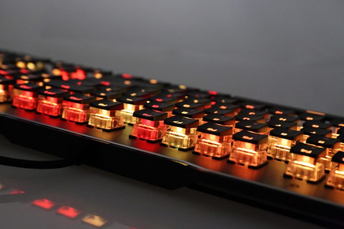 能够媲美cherry轴的机械键盘,泰坦轴键盘的缺点和优点