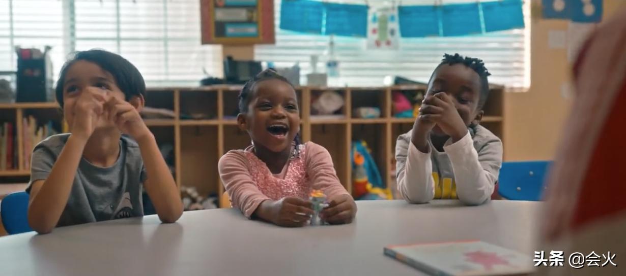 贾斯汀比伯因为哪首歌翻红,贾斯汀比伯给中国捐20万