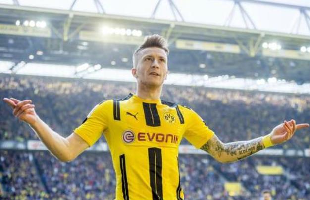 世界足球历史最佳矮子阵容,世界足坛最受欢迎的十大球员