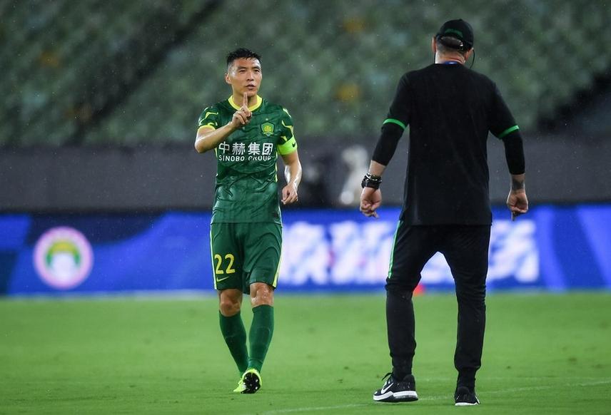 国安vs大连全场球迷高喊张稀哲,中超北京国安张稀哲点球