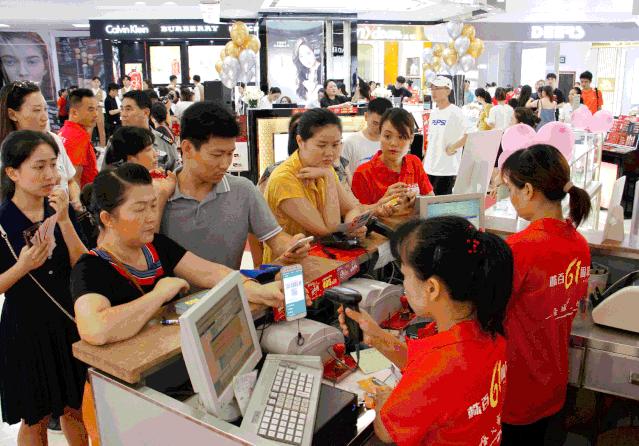 株洲人都爱的株百，62周年霸气庆生！8.1狂欢派对等你一起嗨