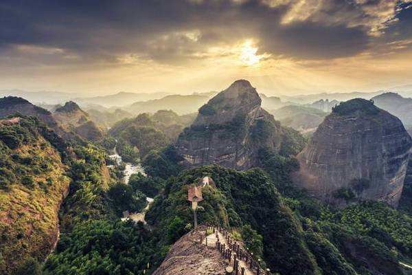 桂林旅游攻略最值得一看的景点,桂林旅游攻略1天跟团价格