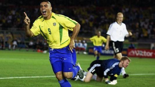 世界足坛史上十大巨星top10,世界足球十大巨星大罗