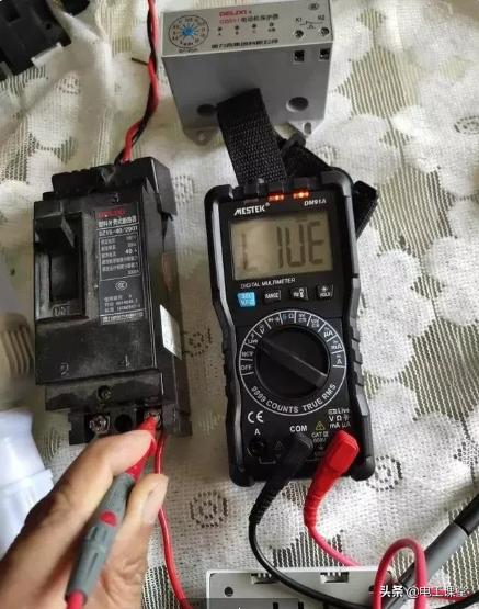 零基础老电工教你快速使用万用表,万用表不会用老电工教你