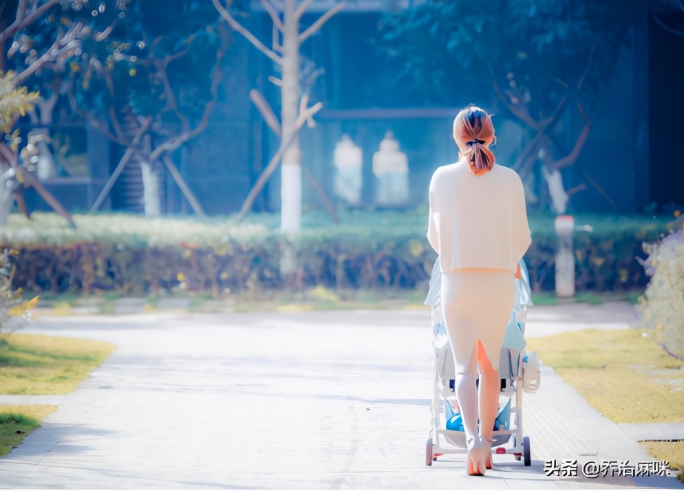 婴儿用品也有鄙视链？这种推车在妈妈圈垫底，你家排哪层？