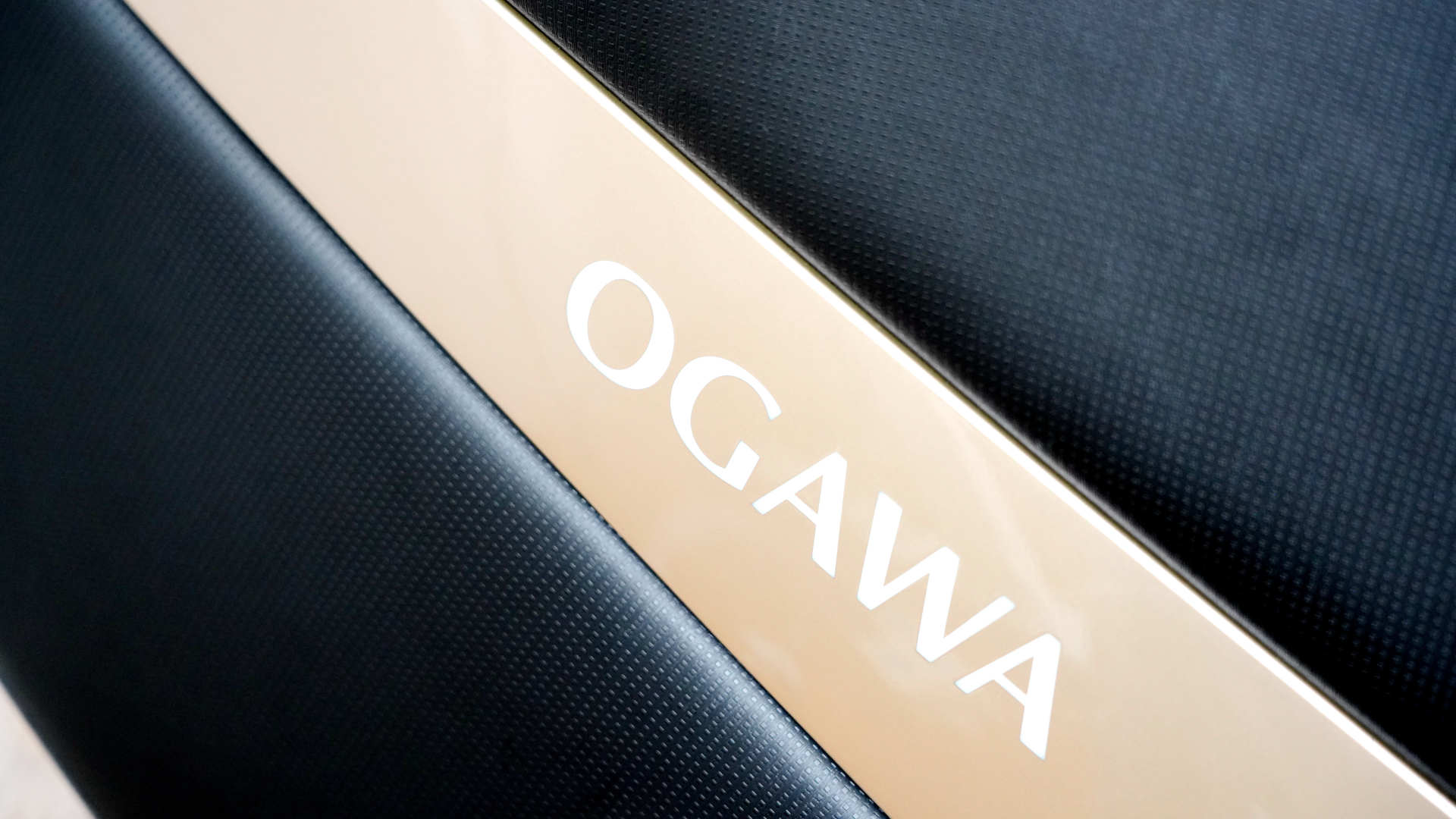 你有多久没有被温柔以待了？让奥佳华解疲大管家按摩椅来试试吧