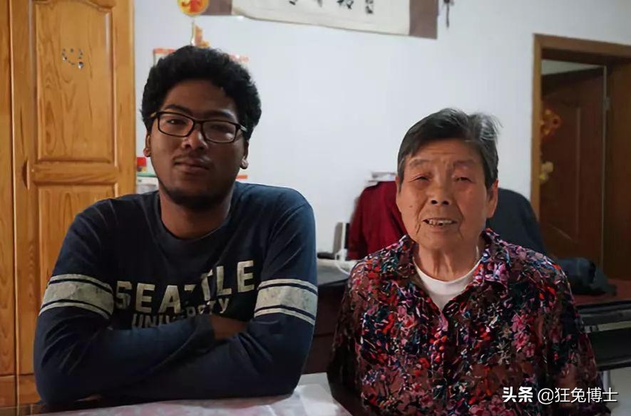 不吐不快：都有哪些外表看是黑人，实质已是“货真价实”中国人？