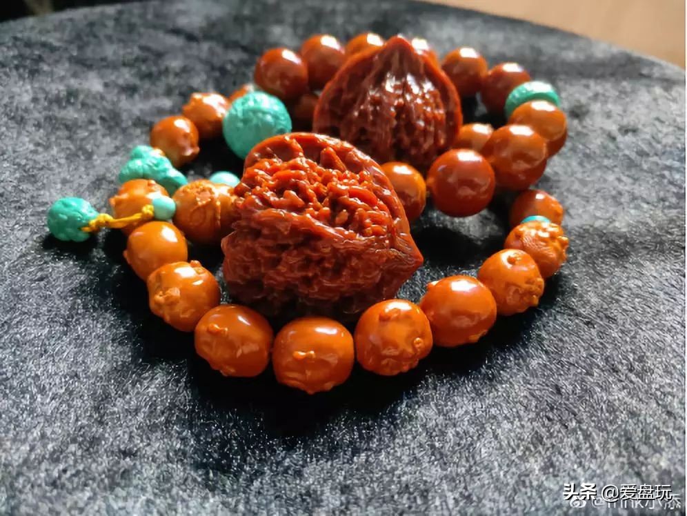 文玩核桃盘多久才会玉化,用手盘的核桃怎么玉化