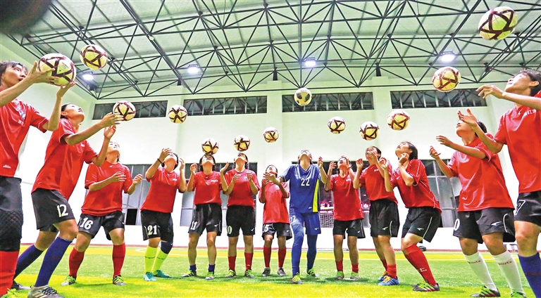 魅力琼中掀起足球旋风