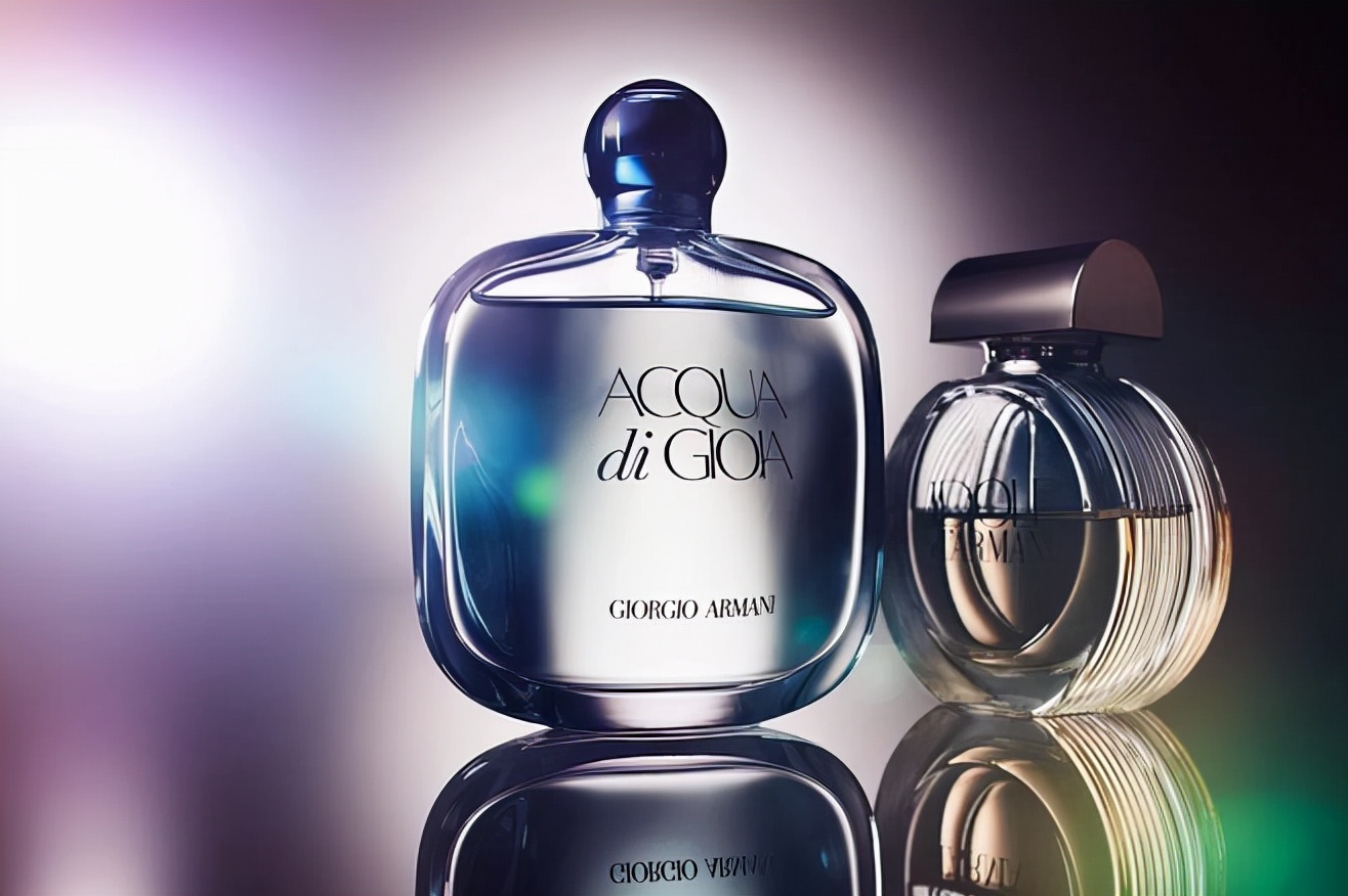 给女朋友送什么礼物比较终身难忘,送女朋友礼物什么方式简单又实用