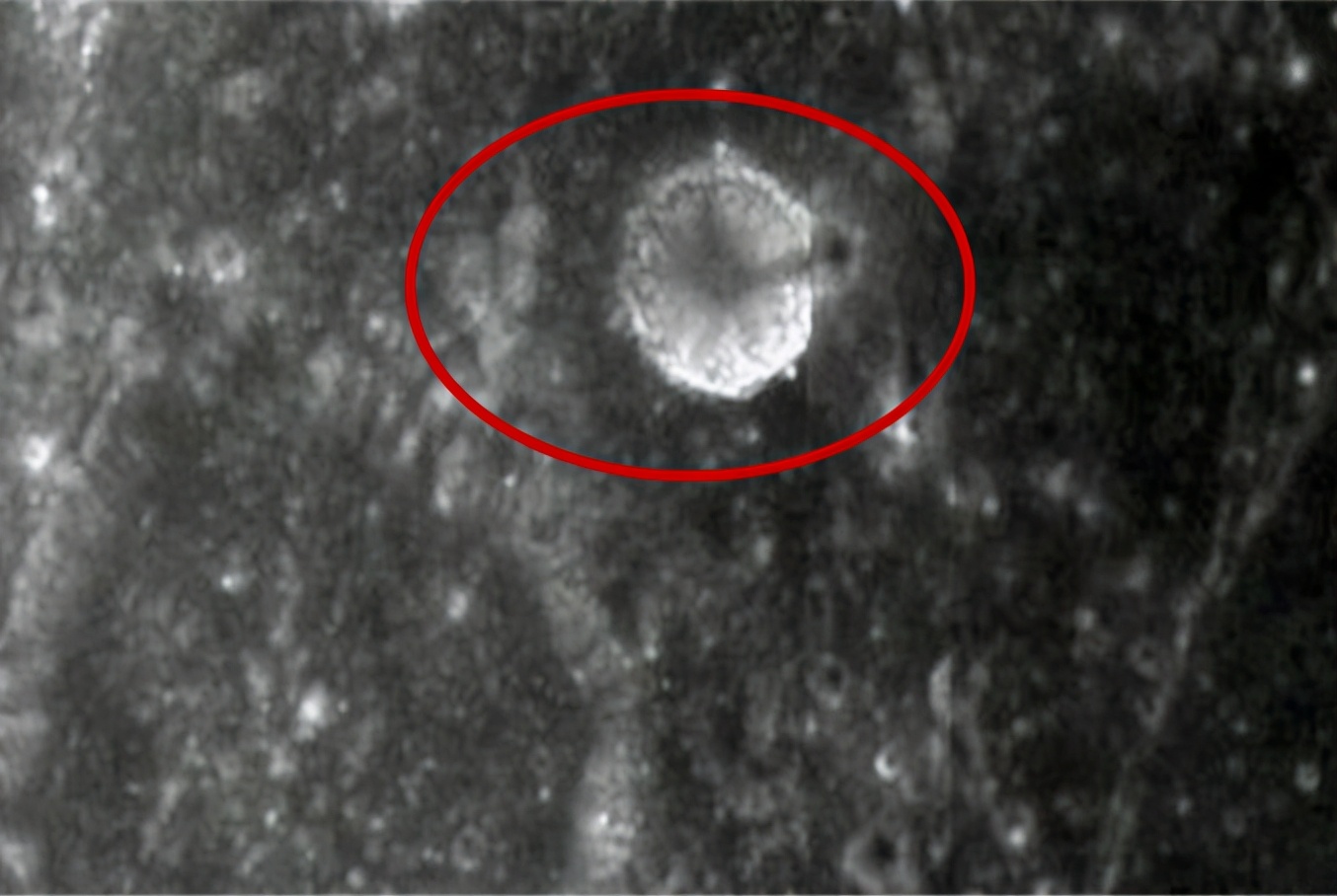 月球上的奇怪建筑物究竟是什么,月球背后的石碑是什么