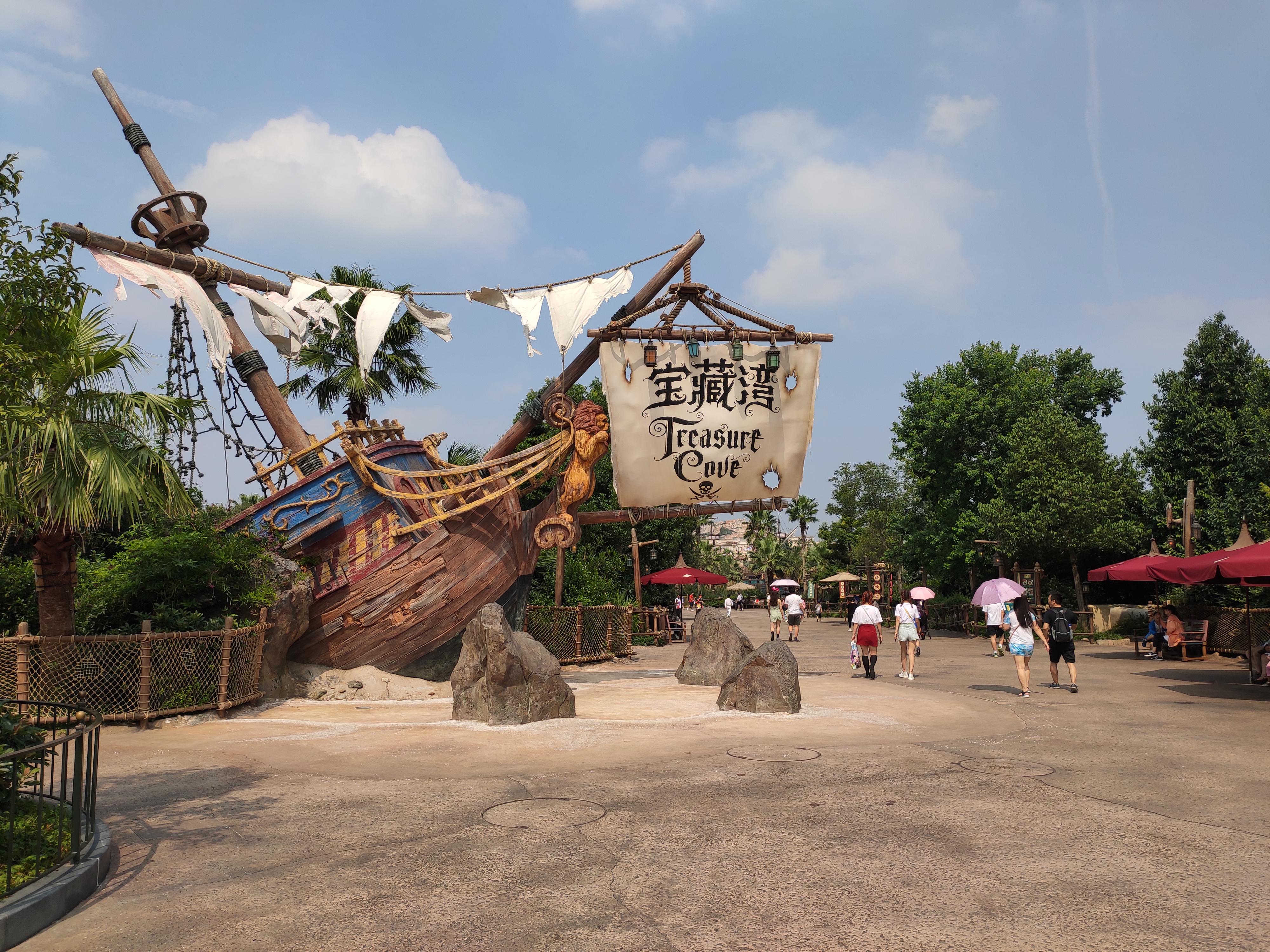 上海迪士尼一大一小旅游攻略,上海迪士尼吃住攻略讲解