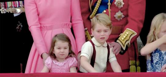 英国乔治小王子和女王,英国乔治小王子为什么不是继承人