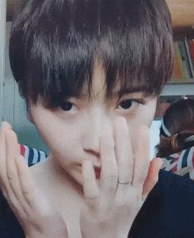 开心一刻gif下雨天,搞笑gif笑到肚子疼意外瞬间特辑