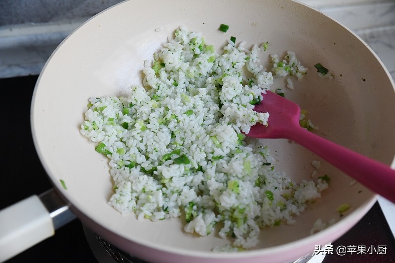 早餐鸡蛋午餐牛肉晚餐黄瓜,牛肉和什么菜搭配给孩子吃