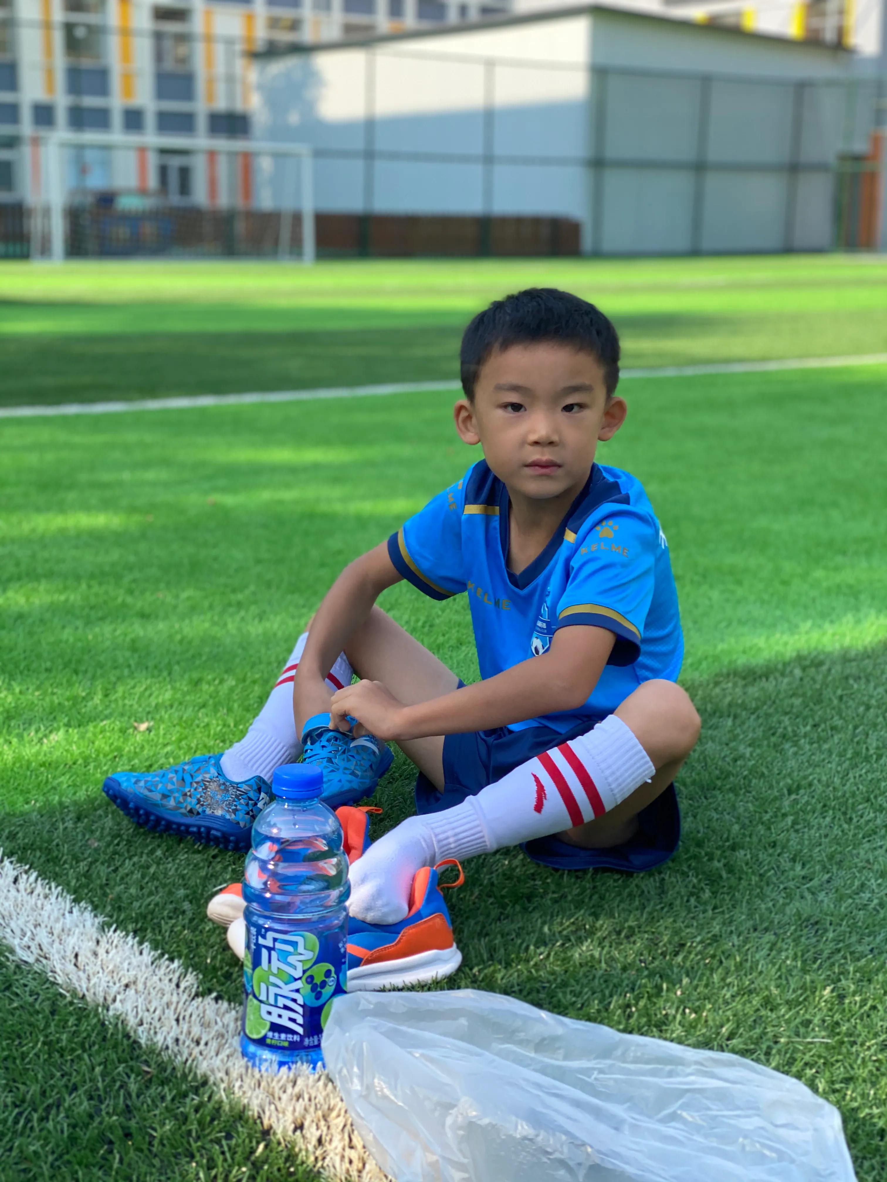 我和足球的故事绘画,我和足球的故事