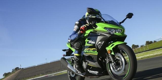 川崎ninja400对比650哪个好,川崎ninja400和川崎650对比