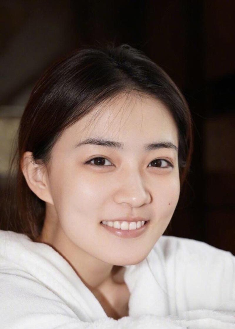 徐璐妆容教程,徐璐用的隔离霜