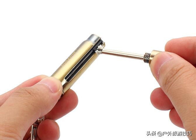 在户外怎么不用打火机和火柴生火,户外打火石生火需要准备的燃料