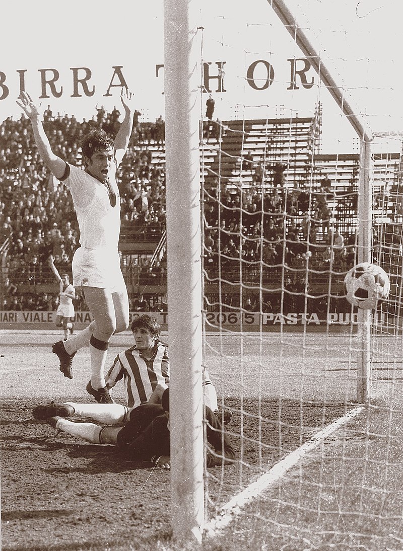 这个美国的“山寨”足球联赛，没有一支球队也敢开赛