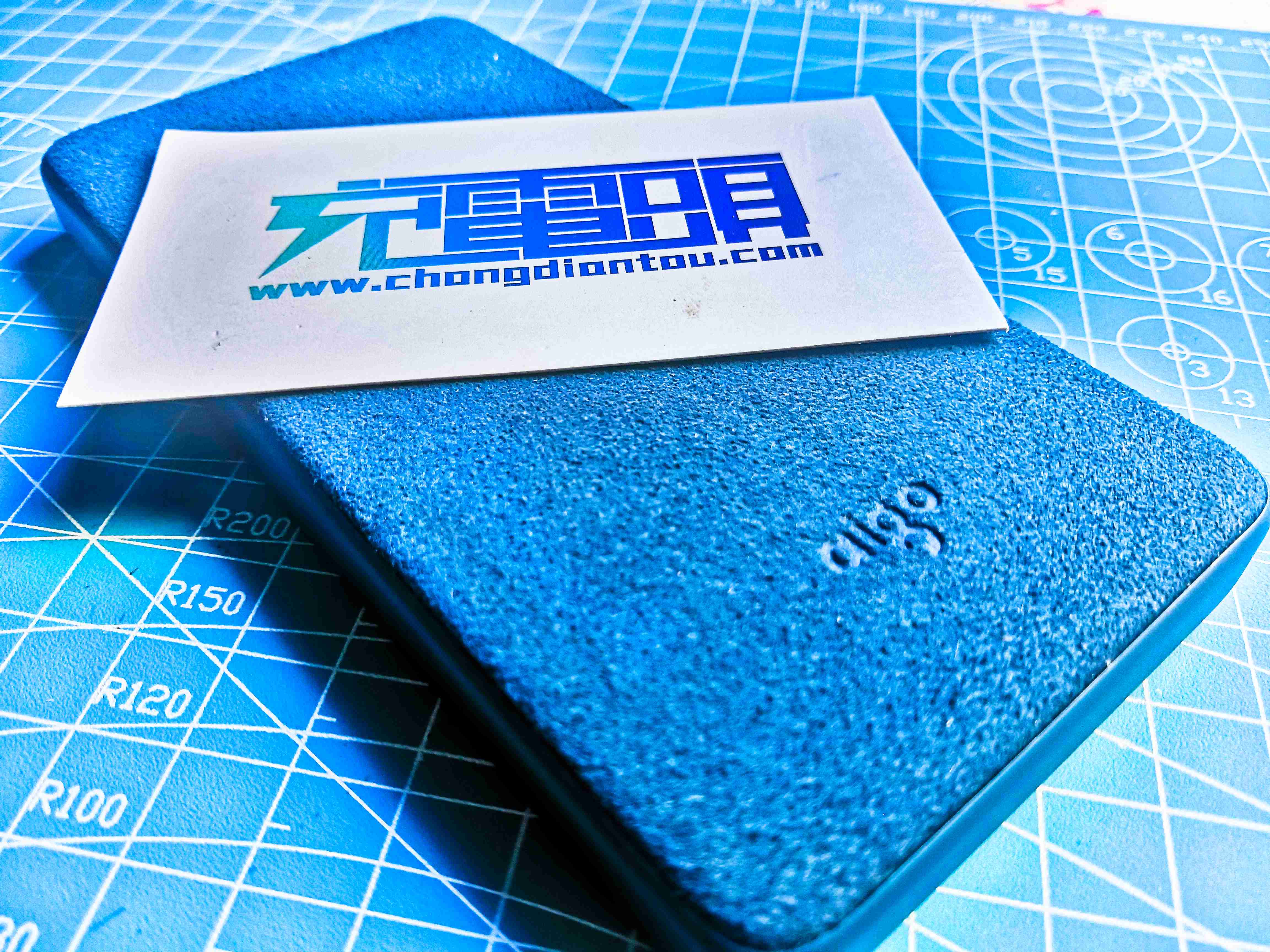 爱国者pd充电宝20000测评,爱国者移动电源20000毫安