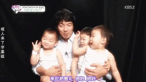 那些经典表情包的萌娃都长大了,萌娃表情包可爱的人要放在心里