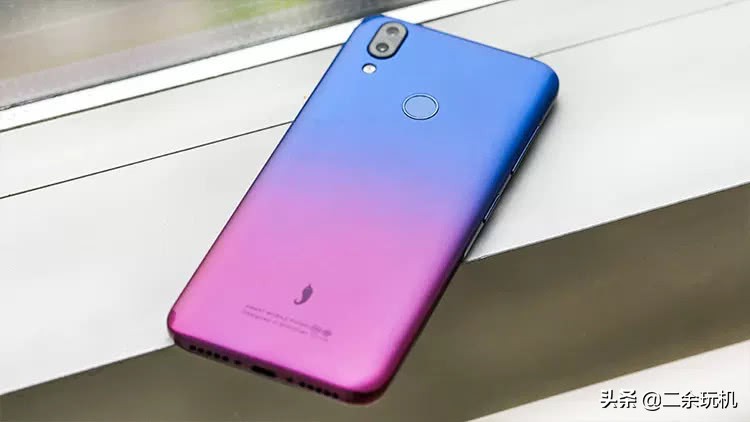 特价双曲面屏手机69元,网售1399元大屏6g256g曲面手机