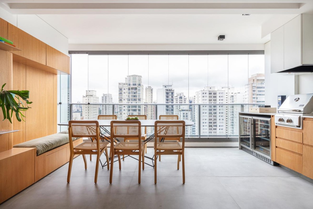 电视墙收纳柜靠外边留多少,家里电视柜到顶收纳