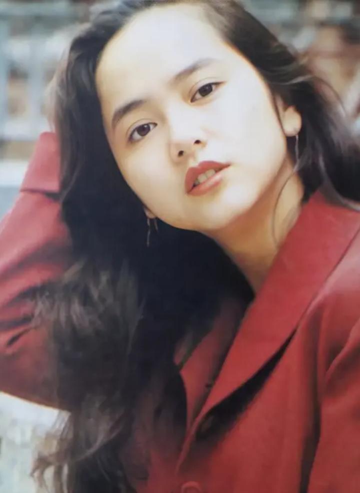 叶蕴仪素颜近况,叶蕴仪年轻颜值