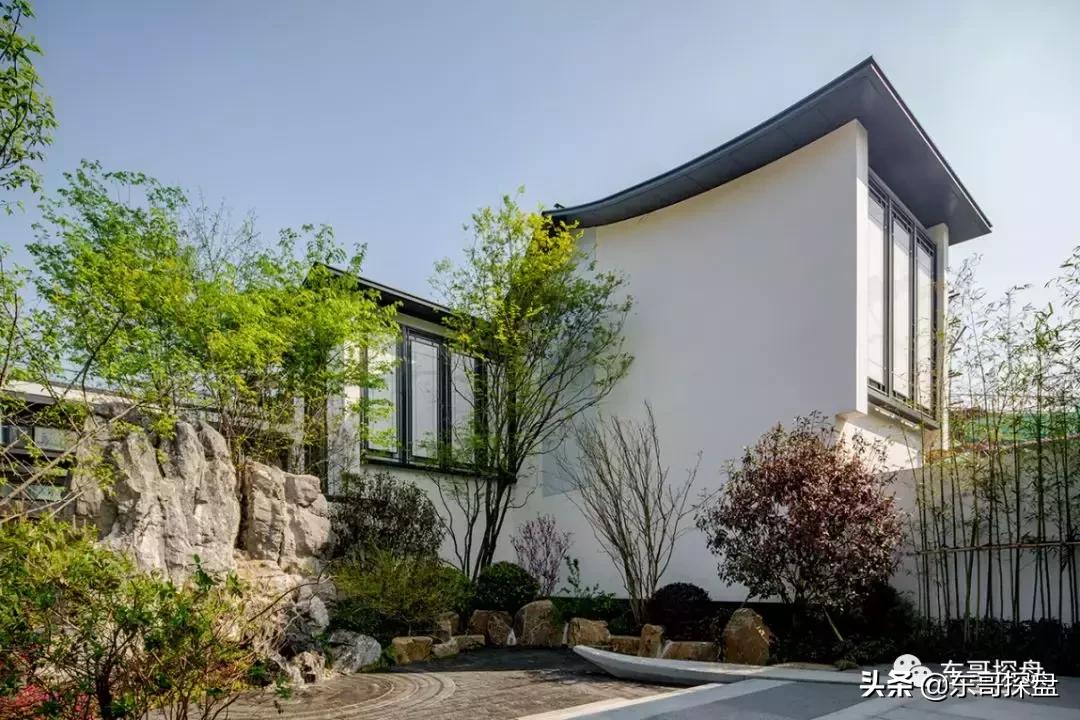 这才是郑州新贵追捧的湖畔臻品。100㎡出头的临湖独院来了