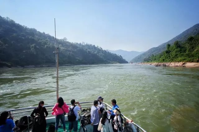 日本防疫钻石公主号邮轮,日本钻石公主号邮轮海上漂多久