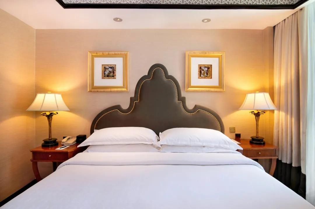 阿布扎比沙漠野奢水疗度假酒店,阿布扎比喜来登酒店