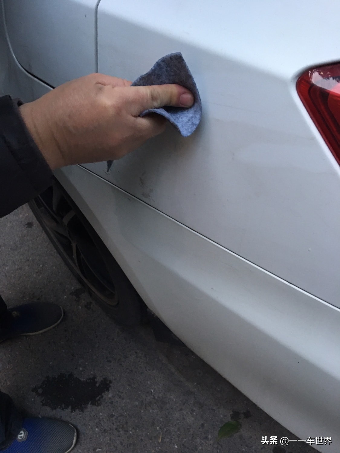 汽车漆面刮伤怎么处理才划算,车子漆面划伤到什么程度要钣金