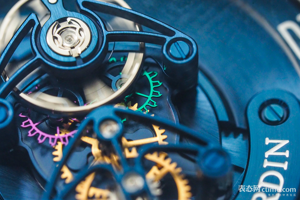 从日常佩戴感受到详尽技术分析，告诉你关于FreakX的一切。