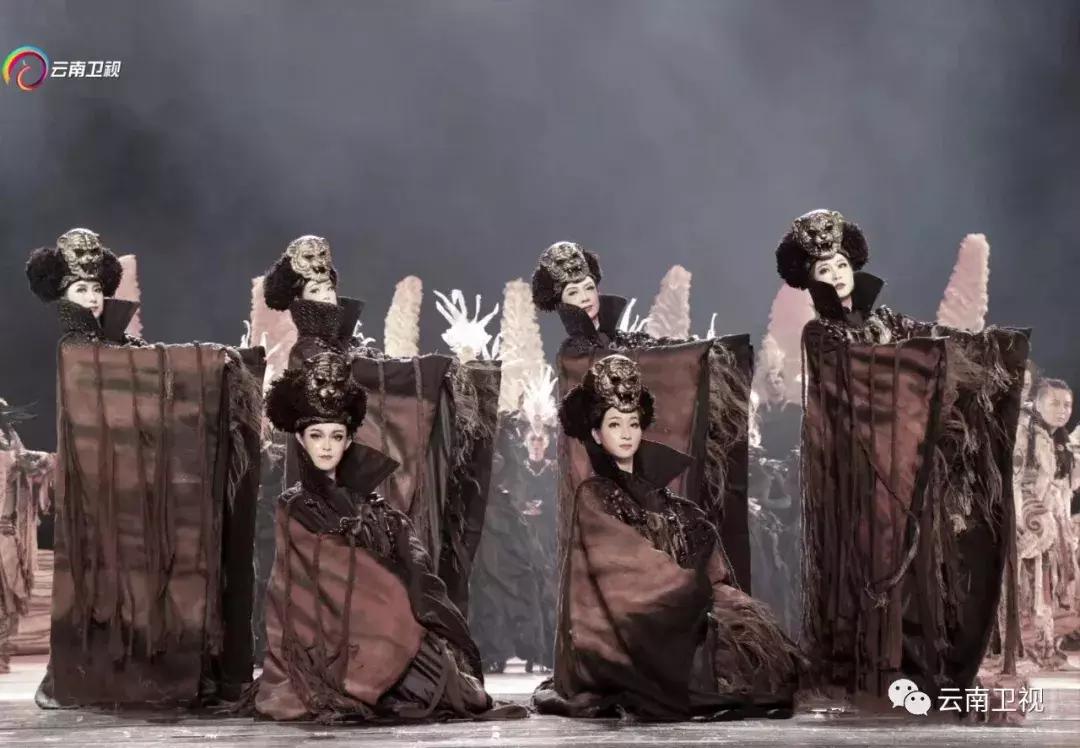 涓冨僵浜戝崡妤氶泟褰濇棌鏈嶉グ灞曟紨,妤氶泟澶у瀷褰濇棌鑸炲墽