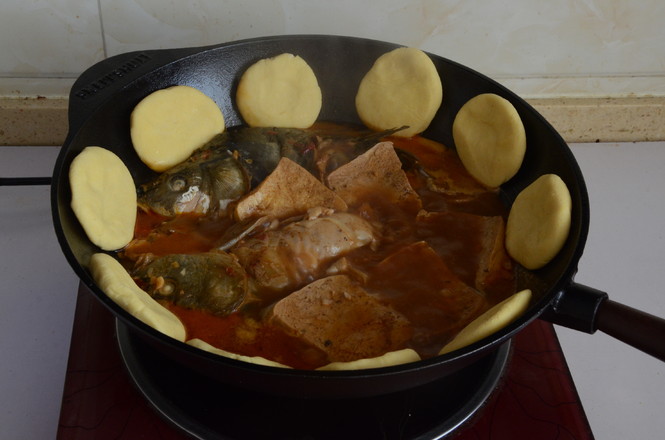 东北的铁锅炖好有食欲,这才是最牛的东北铁锅炖鱼