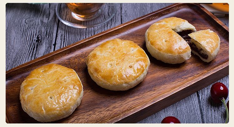 不用去云南也能吃到正宗鲜花饼了,没去过大理却吃到了大理鲜花饼