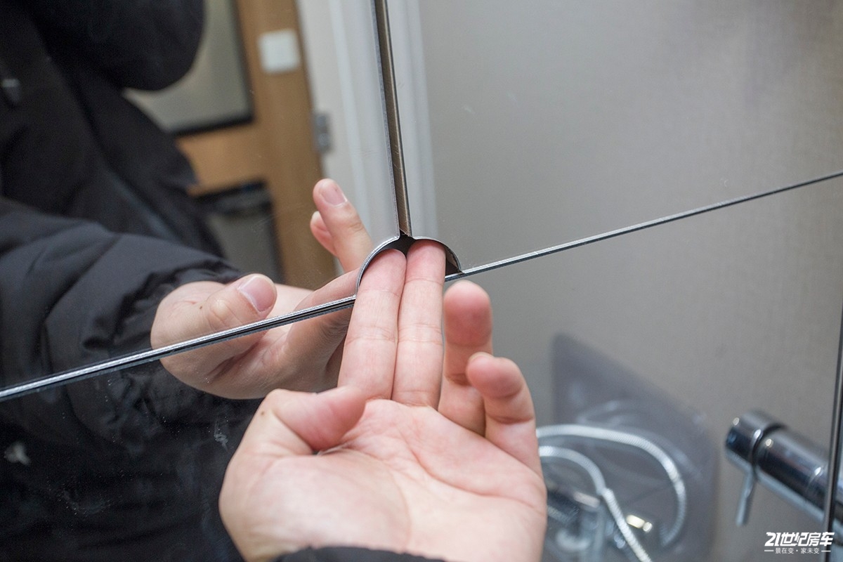 了解上汽大通maxusv90最新动态,上汽大通maxusv902023款2.0t短轴低顶