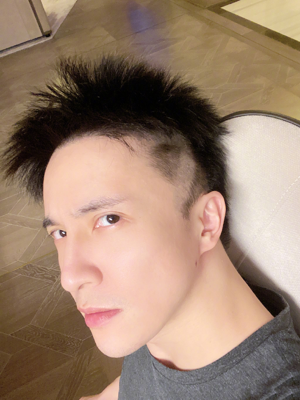 薛之谦鬓角发型,薛之谦综艺鬓角剃光